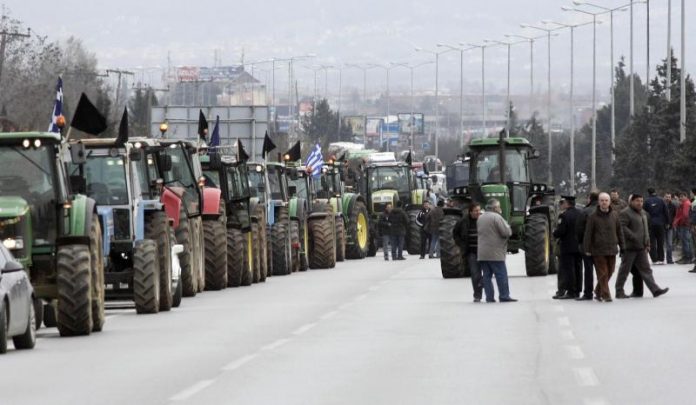 Ζεστάθηκαν τα τρακτέρ στη Θράκη