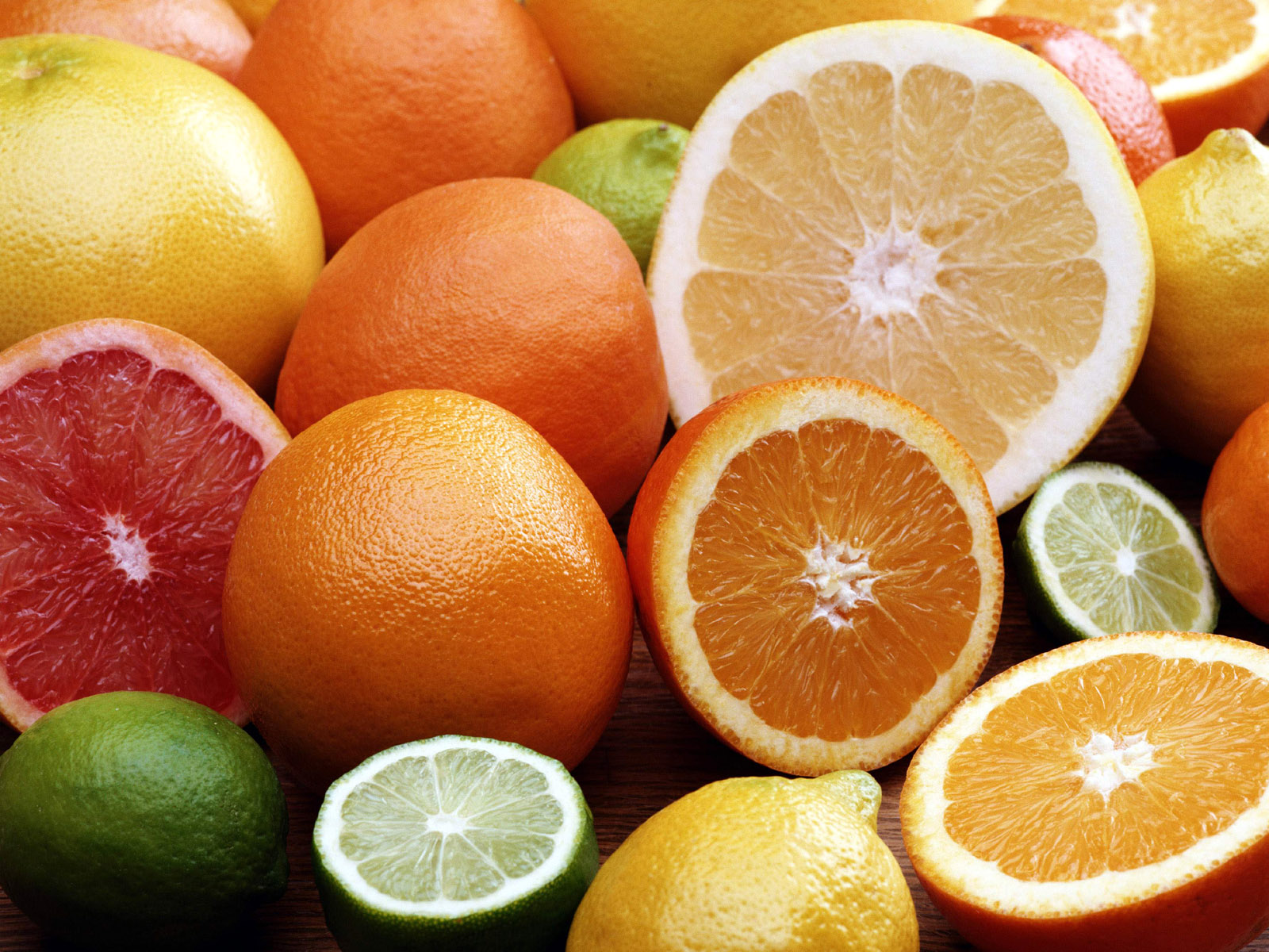 i-vitamini-c-borei-na-skotosei-kyttara-karkinou-tou-enterou-3731