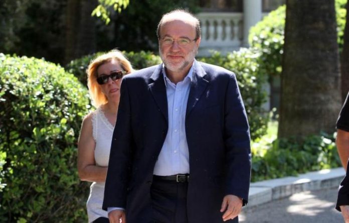 Απορρίπτει αφορολόγητο 12.000 ευρώ για τους αγρότες ο Αλεξιάδης Απορρίπτει αφορολόγητο 12.000 ευρώ για τους αγρότες ο Αλεξιάδης