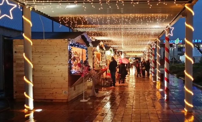 Ιωάννινα: Σε χριστουγεννιάτικο κλίμα οι πόλεις της Ηπέιρου Ιωάννινα: Σε χριστουγεννιάτικο κλίμα οι πόλεις της Ηπέιρου