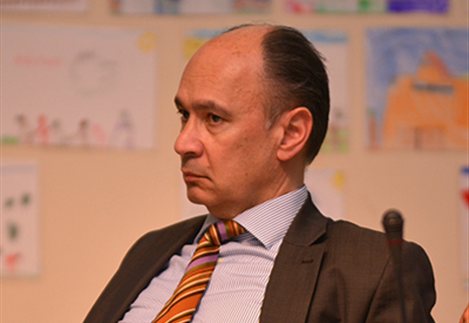 t-chaniotis-oi-evropaikes-exagoges-echoun-afxithei-akomi-kai-meta-to-rosiko-ebargko-7060
