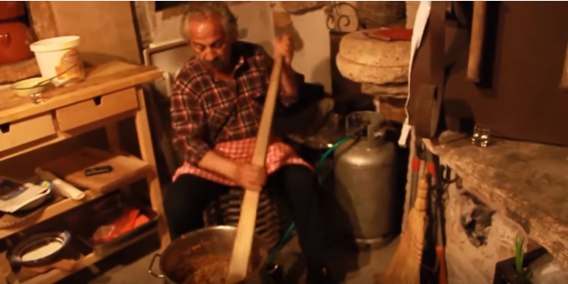 i-afthentiki-syntagi-gia-to-amorgiano-pasteli-vinteo-9037