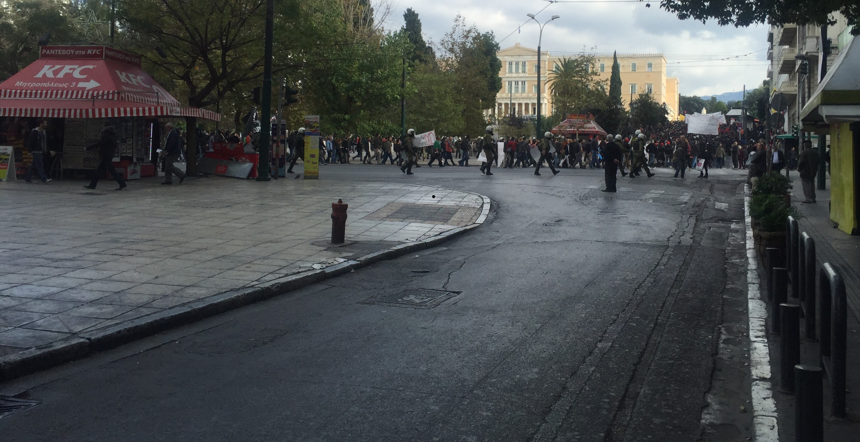 Ένταση στην απεργειακή συγκέντρωση στο Κέντρο της Αθήνας 