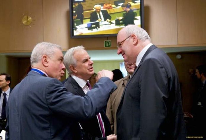Συμφωνία στο Συμβούλιο Γεωργίας για το πρόγραμμα προώθησης φρούτων και γάλακτος στα σχολεία Συμφωνία στο Συμβούλιο Γεωργίας για το πρόγραμμα προώθησης φρούτων και γάλακτος στα σχολεία