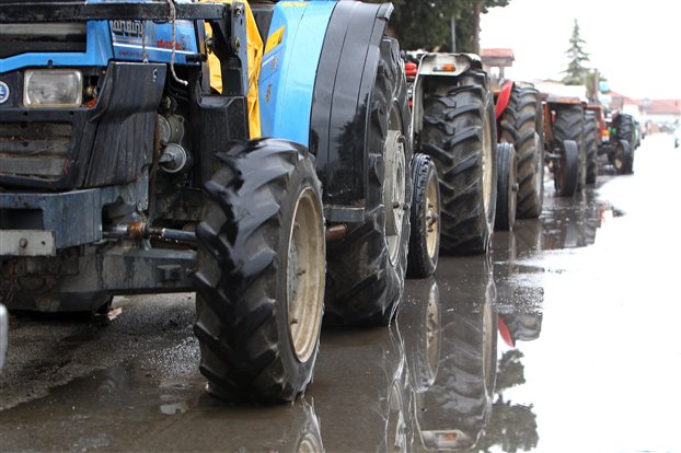 to-deftero-10imero-tou-genari-stous-dromous-oi-agrotes-tis-larisas-10343