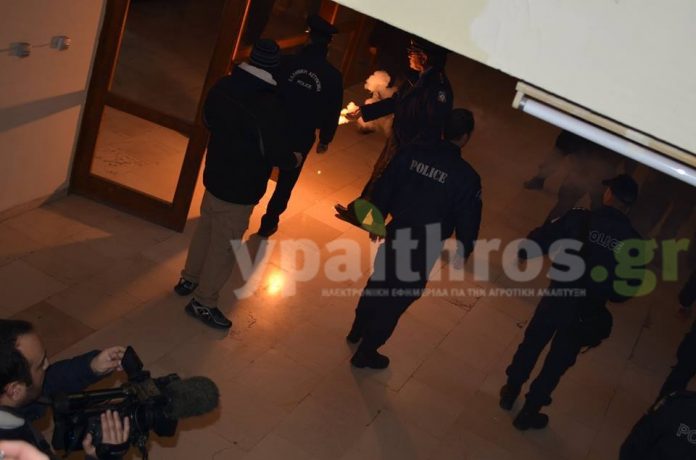 Τίτλοι τέλους για την Τίτλοι τέλους για την