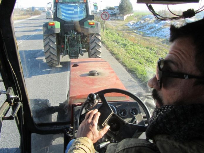 Πολλαπλασιάζονται τα μπλόκα αγροτών και κτηνοτρόφων σε κεντρική και δυτική Μακεδονία Πολλαπλασιάζονται τα μπλόκα αγροτών και κτηνοτρόφων σε κεντρική και δυτική Μακεδονία