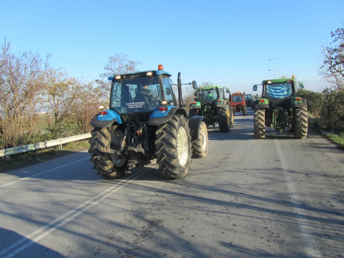 tin-klimakosi-ton-kinitopoiiseon-tous-apofasizoun-tin-kyriaki-3-1-oi-agrotes-tis-larisas-13165