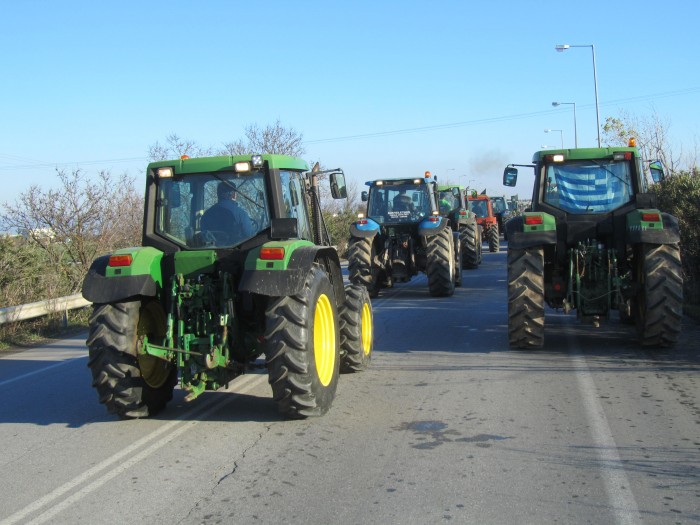 paramenoun-sta-bloka-kai-etoimazontai-gia-klimakosi-oi-agrotes-tis-kentrikis-makedonias-13166