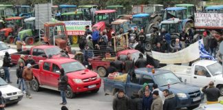 Λάρισα: Σύσκεψη πριν τα μπλόκα πραγματοποιούν οι αγρότες του νομού