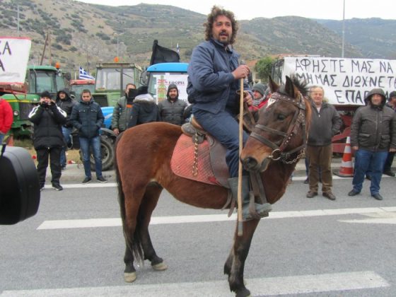 Αποστολή: Φωτορεπορτάζ και βίντεο από τα μπλόκα της Θεσσαλίας (Τέμπη – Νίκαια)