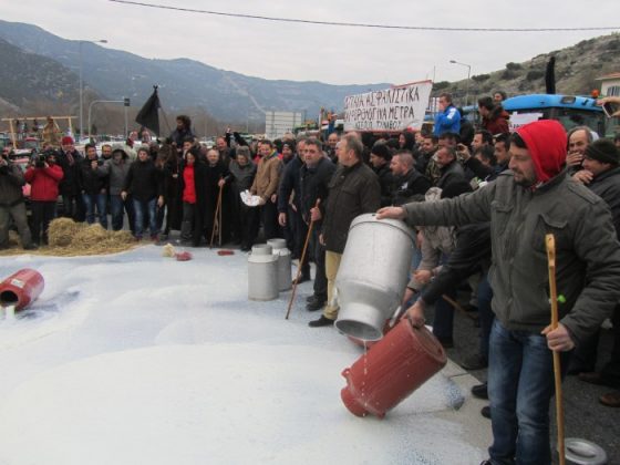 Αποστολή: Φωτορεπορτάζ και βίντεο από τα μπλόκα της Θεσσαλίας (Τέμπη – Νίκαια)