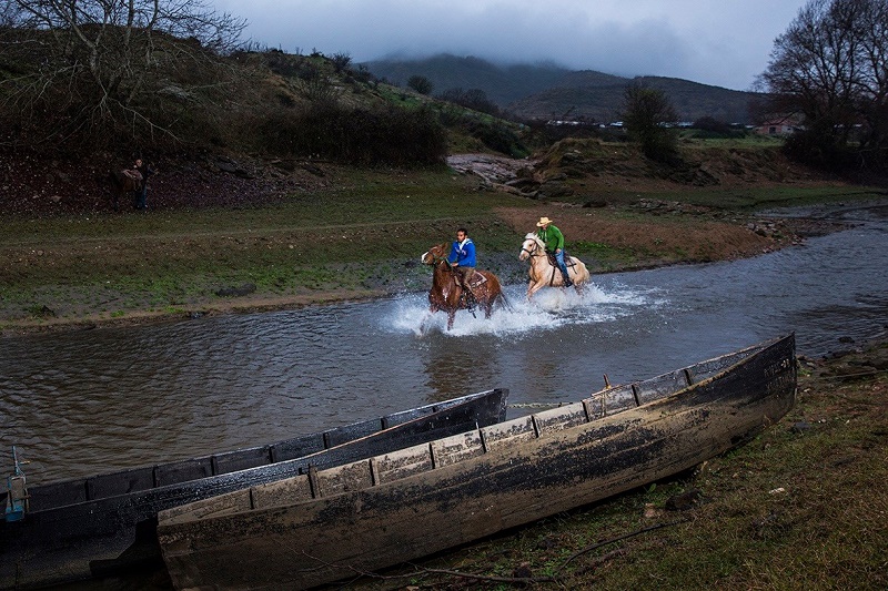 Ένας Ιχνηλάτης στις όχθες της λίμνης