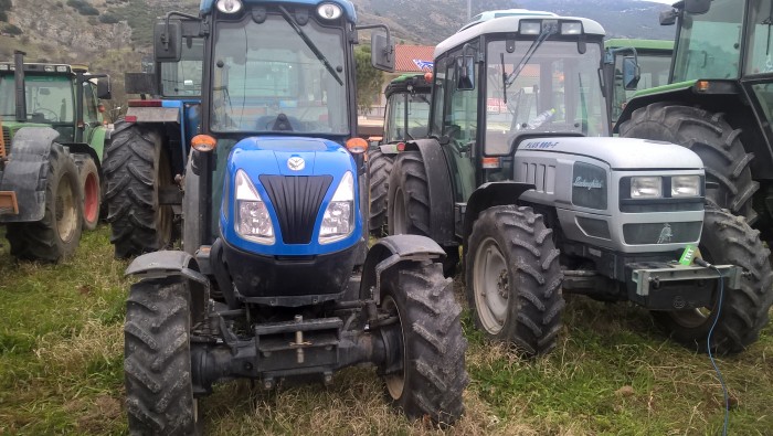 neo-bloko-stin-kefalosi-almyrou-epi-tou-pathe-dimiourgoun-oi-agrotes-13302