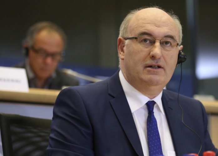 Χόγκαν: «Θέμα της ελληνικής κυβέρνησης η φορολογία των αγροτών» Χόγκαν: «Θέμα της ελληνικής κυβέρνησης η φορολογία των αγροτών»