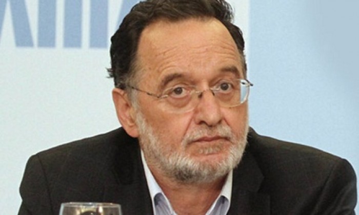 lae-ta-kyvernitika-metra-metatrepoun-ton-agroti-se-mouseiako-eidos-12921