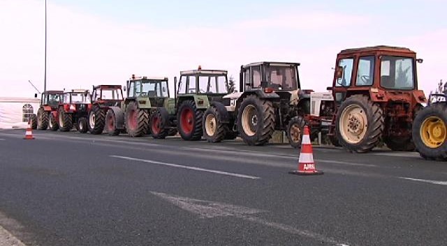 Ενισχύονται τα μπλόκα των αγροτών στη Βόρειο Ελλάδα