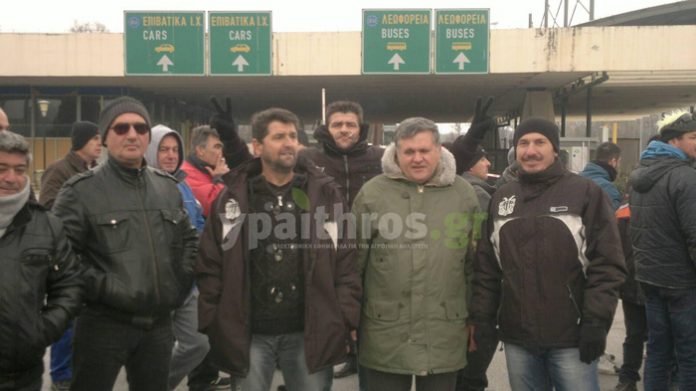 Στον Προμαχώνα χτυπάει η καρδιά των αγροτικών κινητοποιήσεων στη Β. Ελλάδα. Συμβολικό αποκλεισμός του τελωνίου Στον Προμαχώνα χτυπάει η καρδιά των αγροτικών κινητοποιήσεων στη Β. Ελλάδα. Συμβολικό αποκλεισμός του τελωνίου