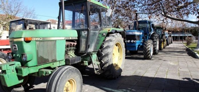 Πολύωροι αποκλεισμοί δρόμων από αγρότες στην Ήπειρο Πολύωροι αποκλεισμοί δρόμων από αγρότες στην Ήπειρο