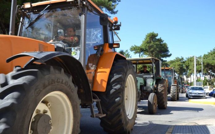 trakter_komotini Υποδοχή με τρακτέρ του Β. Αποστόλου στην Κομοτηνή στις 20/1