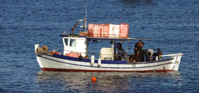 Νεκρός ανασύρθηκε 40χρονος αλιέας από τη θαλάσσια περιοχή Λουτρακίου