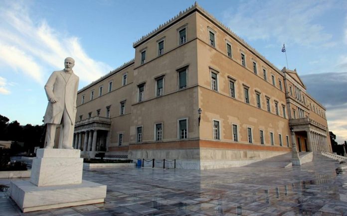 Σε φορτισμένο κλίμα η συνεδρίαση για τις διευρωπαϊκές συμφωνίες – Πυρά από την αντιπολίτευση κατά Αποστόλου Σε φορτισμένο κλίμα η συνεδρίαση για τις διευρωπαϊκές συμφωνίες – Πυρά από την αντιπολίτευση κατά Αποστόλου