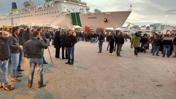 Προετοιμάζεται το παγκρήτιο συλλαλητήριο των αγροτών στην Αθήνα Προετοιμάζεται το παγκρήτιο συλλαλητήριο των αγροτών στην Αθήνα