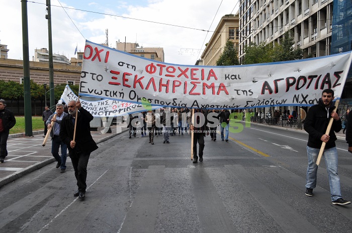 Οι πρώτες αφίξεις στο Σύνταγμα