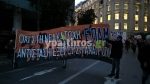 Στο Σύνταγμα έχουν εδώ και ώρα αγρότες μαζί με τα τρακτέρ, τα οποία έχουν παρατάξει μπροστά από τη Βουλή.