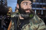 Στο Σύνταγμα έχουν εδώ και ώρα αγρότες μαζί με τα τρακτέρ, τα οποία έχουν παρατάξει μπροστά από τη Βουλή.