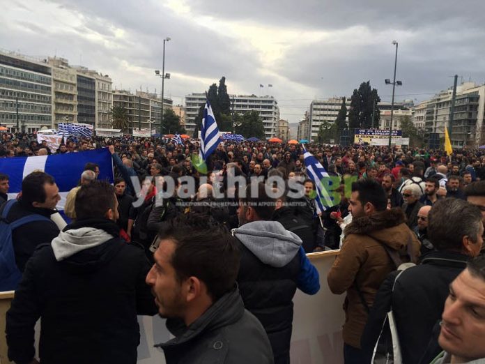 agrotes-syntagma-2 Γεμίζει το Σύνταγμα