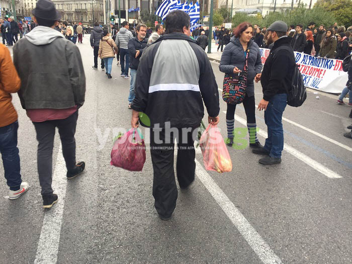 Γεμίζει το Σύνταγμα