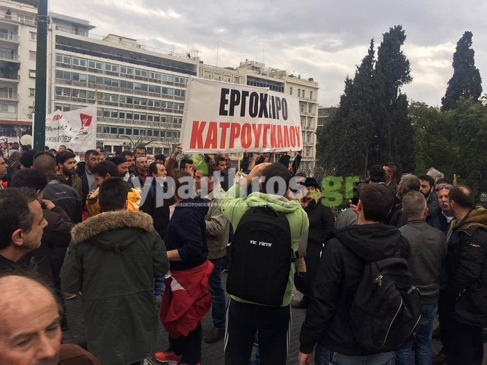 Γεμίζει το Σύνταγμα