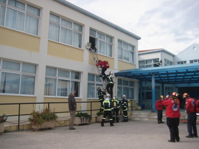 Άσκηση αντισεισμικής προστασίας στο Λύκειο Κρανιδίου Άσκηση αντισεισμικής προστασίας στο Λύκειο Κρανιδίου