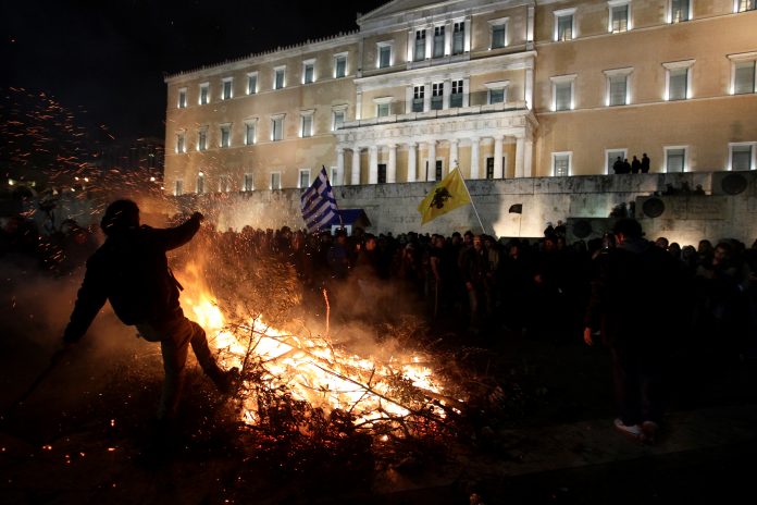 φωτιά στη βουλή φωτιά στη βουλή