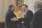Ξεκίνησε η συνάντηση Τσίπρα κι αγροτών, εκτός Μαξίμου το Πανελλαδικό (συνεχής ενημέρωση, φωτορεπορτάζ και video)