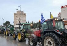 Β. Ελλάδα: Έρχονται Αθήνα αλλά δεν αποδυναμώνουν τα μπλόκα οι αγρότες