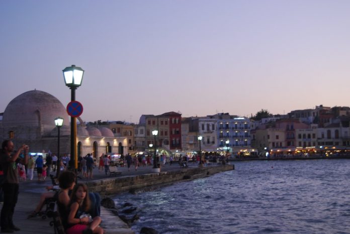 Χανιά: «Πρασίνισε» η οδός Αποκορώνου Χανιά: «Πρασίνισε» η οδός Αποκορώνου