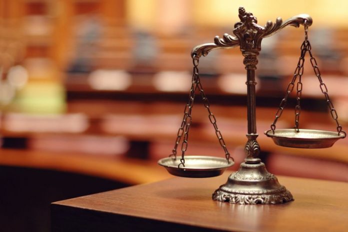 Συνεχίζεται η πανελλαδική αποχή των δικηγόρων έως 7/5 Συνεχίζεται η πανελλαδική αποχή των δικηγόρων έως 7/5
