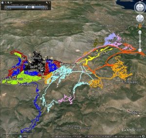 Ιδιαίτερη έμφαση δόθηκε στην οφιοειδή πορεία των ψεκαστικών συγκροτημάτων, ώστε να περνάει από όλα τα κτήματα και να μην παραμένουν εστίες δάκου