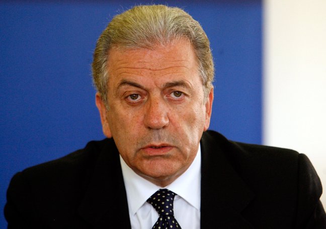 avramopoulos-kathoristiki-i-synodos-koryfis-tis-defteras-20645