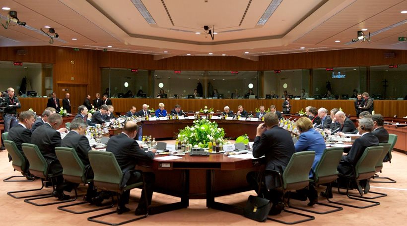 den-evgale-lefko-kapno-gia-epistrofi-tou-kouartetou-to-euroworking-group-19781
