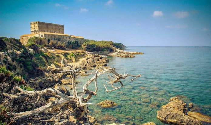 Λιμενικά έργα στο νησί των Στροφάδων για την προσέγγιση σκαφών Λιμενικά έργα στο νησί των Στροφάδων για την προσέγγιση σκαφών
