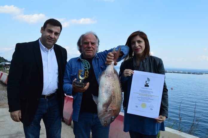 Παγκόσμιο «μπράβο» στον ιχθυοκαλλιεργητή από τη Λάρυμνα Παγκόσμιο «μπράβο» στον ιχθυοκαλλιεργητή από τη Λάρυμνα