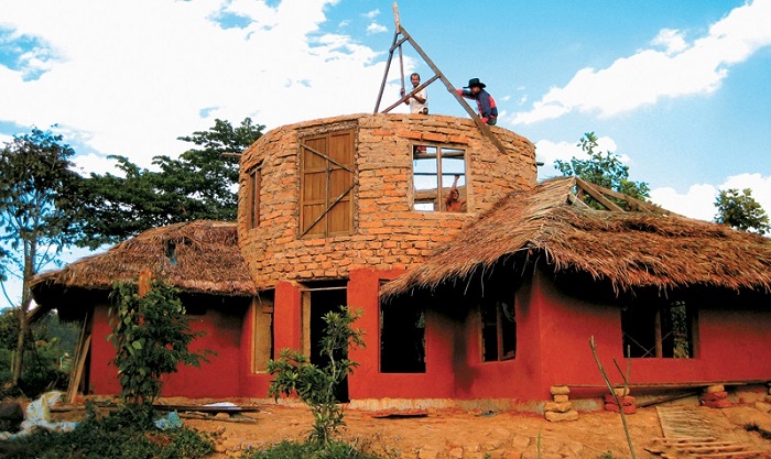 Σπίτια πλασμένα από πηλό  Σπίτια πλασμένα από πηλό