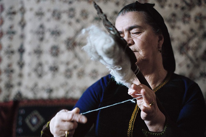 Στη σκιά της Ιστορίας που οδηγεί στο αύριο