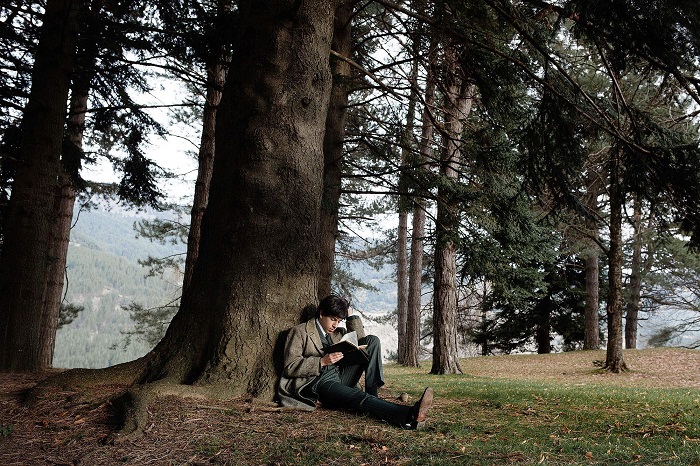 Στη σκιά της Ιστορίας που οδηγεί στο αύριο