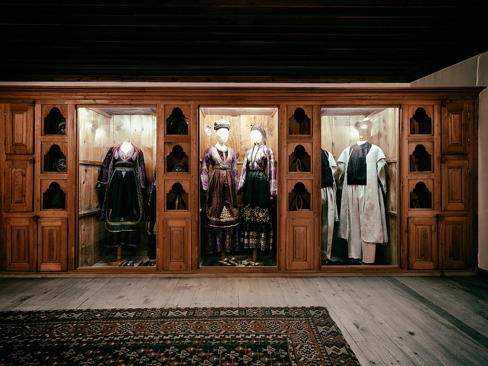 Στη σκιά της Ιστορίας που οδηγεί στο αύριο