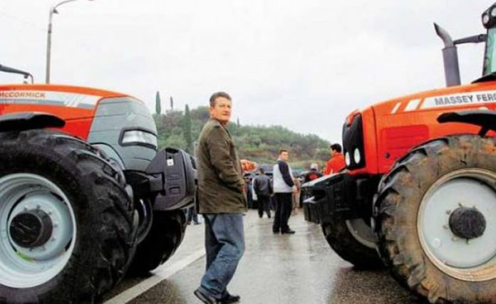 Συνάντηση με βουλευτές ζητούν οι αγρότες Πελοποννήσου Συνάντηση με βουλευτές ζητούν οι αγρότες Πελοποννήσου