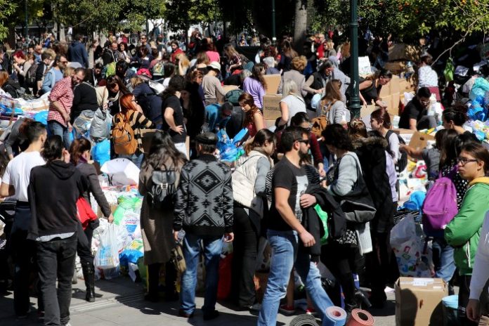 Μεγάλη η ανταπόκριση του κόσμου στη συγκέντρωση ειδών για τους πρόσφυγες Μεγάλη η ανταπόκριση του κόσμου στη συγκέντρωση ειδών για τους πρόσφυγες